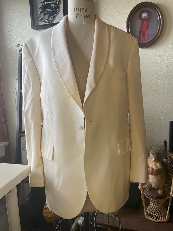 Crisp Pearl Vintage Blazer