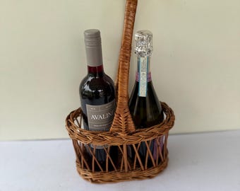 Wiklinowy kosz na wino w stylu vintage francuskim, 2-butelkowy uchwyt na wino, rustykalny wystrój w stylu cottagecore, pleciony uchwyt na wino