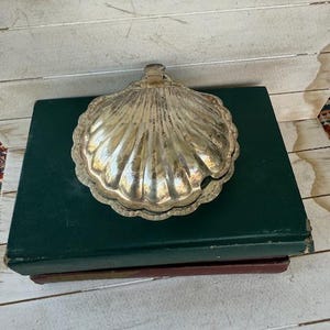Sheffield Silver-Plated Shell Butter Dish with Knife and Glass Insert Clam Seashell Caviar Dish | Made in England