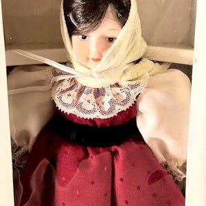Vintage Gorham Around The World Porcelain Israel Doll New in Box
