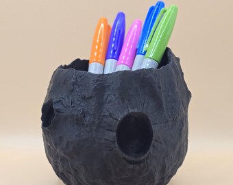 3D Printed Meteor Pen Holder: Cosmic Desk Decor