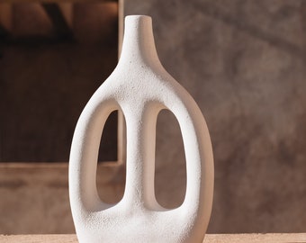 Tadart artisanal ceramic vase, Moroccan Berber pottery, white minimalist boho vase, modern vase