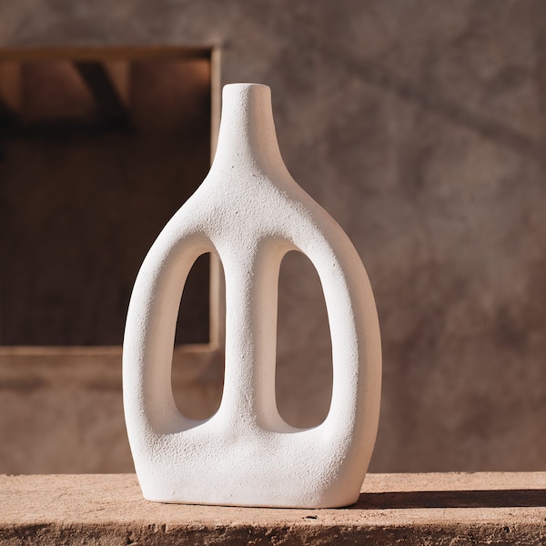 Vase céramique artisanal Tadart, poterie berbère marocaine, vase bohème minimaliste blanc, vase moderne