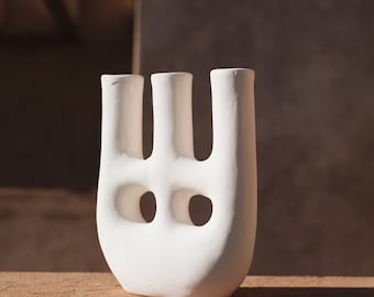 Hayda handcrafted ceramic vase, Moroccan Berber pottery, white minimalist boho vase, modern vase