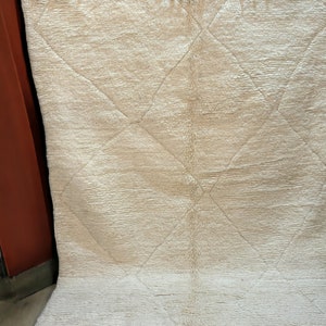 Tapis berbère Beni Ouarain Anbar, tapis marocain, tapis laine fait main, tapis blanc écru à losanges, 150X250 cm, tapis à motif bohème image 2