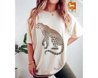 Comfort Colors® Vintage Graphic Cheetah shirt, cheetah gift for her, big cat tshirt, cheetah lover shirt, aesthetic cheetah tee