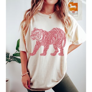Comfort Colors Vintage graphic tiger tee, aesthetic t shirt, tiger shirt, animal lover, tiger lover, unisex shirt, tshirt for women