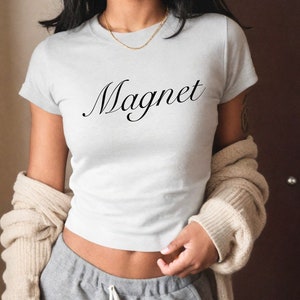 Aimant pour bébé, tee-shirt pour bébé de l'an 2000, tee-shirt pour bébé des années 90, tee-shirt pour bébé d'été, vêtements esthétiques Pinterest, t-shirt des années 90, tee-shirt pour bébé esthétique