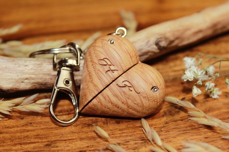 Schlüsselanhänger Holz Herz personalisierbar Bild 2