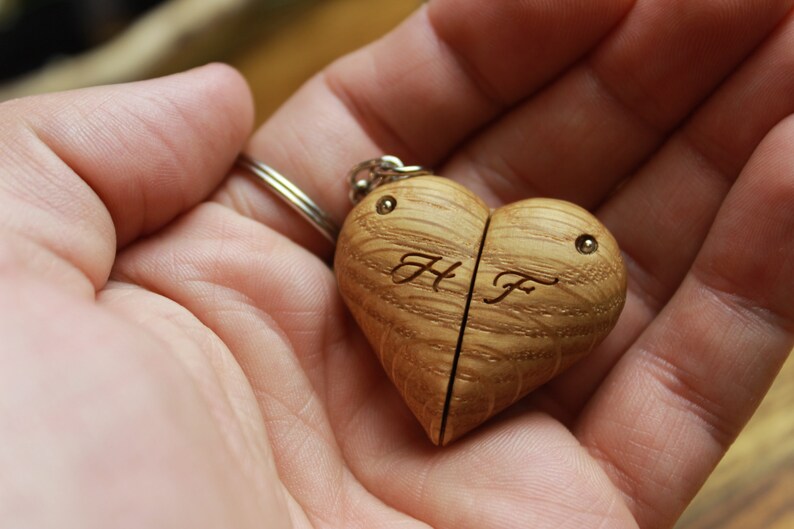 Schlüsselanhänger Holz Herz personalisierbar Bild 6
