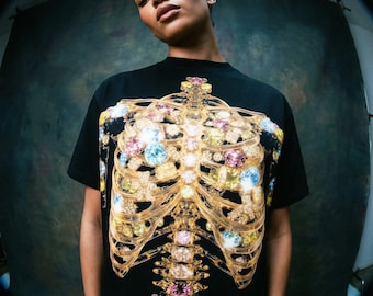 Met juwelen versierde skelet ribbenkast, png | Streetwear-afbeelding chroom chroom (300 dpi)