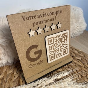 Aanpasbaar QR-codepaneel: Google-recensies, Facebook, bedrijfslogo, met aanpasbare tekst