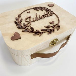 Valise en bois personnalisée relief– Boîte à souvenirs unique pour bébé, naissance et cadeau