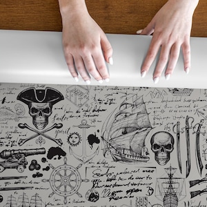 Abstrakte Piratentapete, Totenkopfmuster | Wanddekoration | Hausrenovierung | Wandkunst | Vinyl-Tapete zum Abziehen und Aufkleben oder nicht selbstklebend