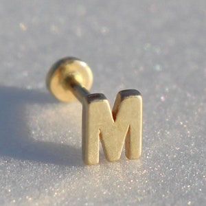Modelos de letras: piercing de oro macizo de 14 quilates, trago, piercing de tornillo, Navidad, pendiente de cartílago, arte de joyería, regalo, regalo para él
