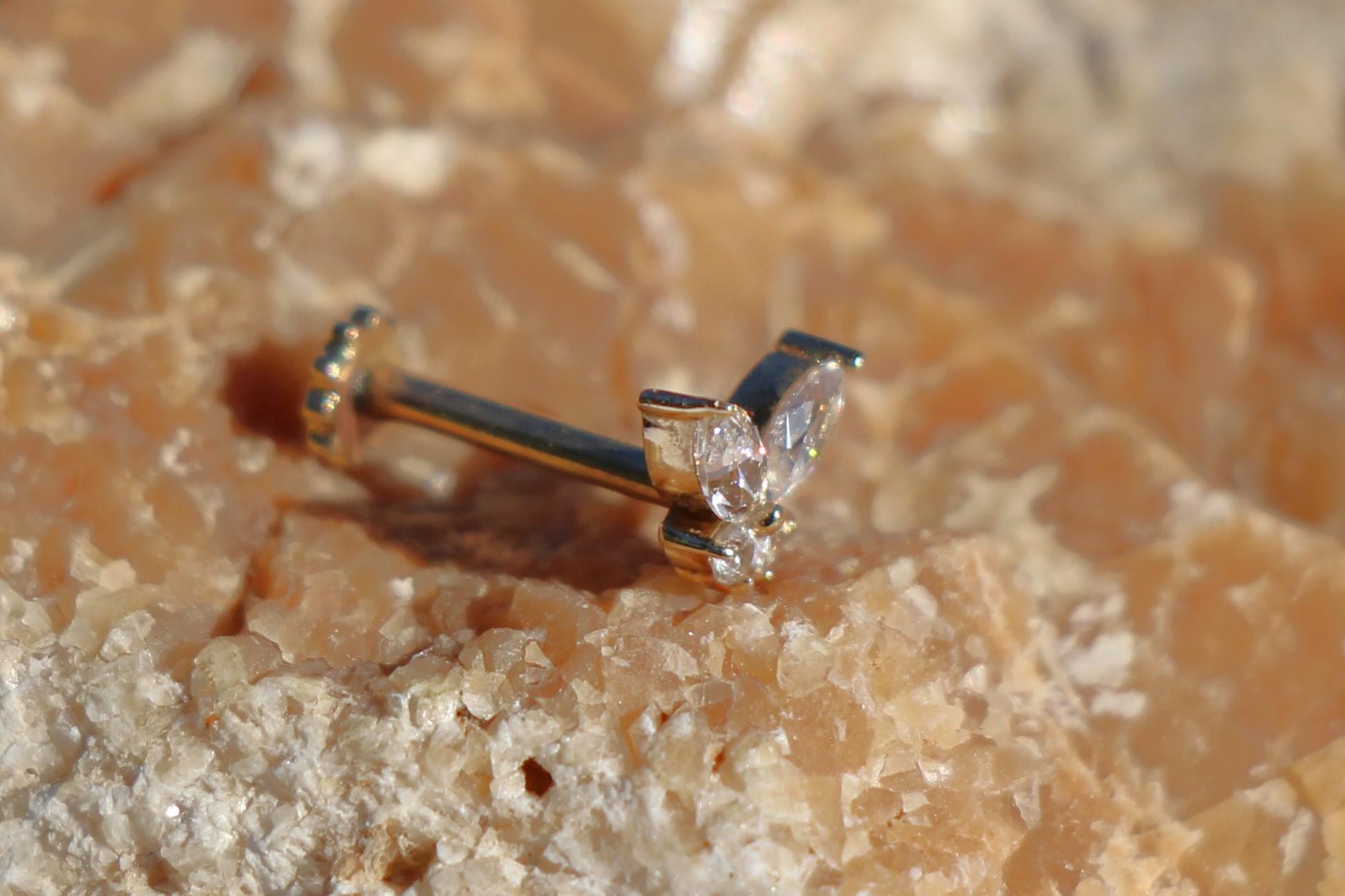 【STONEHENgE】Love Duet〜14K Butterfly Single Piercing Stone Butterfly Model - 14K Solid Gold Piercing, Tragus