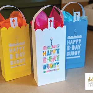 Cartão e bolsa de feliz aniversário do amigo - Cricut SVG - Arquivos de máquina de corte