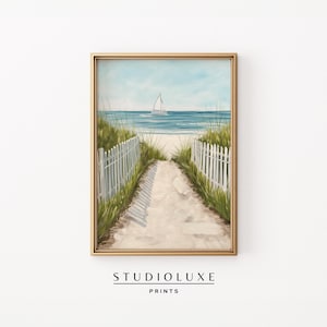 Coastal Beach Path mit Segelboot, Digitaldruck am Meer, Cottagecore Dekoration, Küstenenkelin Poster