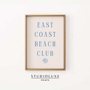 Ostküste Beach Club | Küsten-Enkelin Drucke | Beachy Wandkunst | Blau Wand Kunst | DRUCKBARE KUNST | Minimalistisches Poster | Strand Drucke