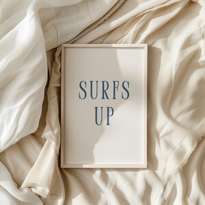 Surft auf Poster | Beachy Wandkunst | Blau Wand Kunst | DRUCKBARE KUNST | Küsten-Enkelin Drucke | Minimalistisches Poster | Strand Drucke