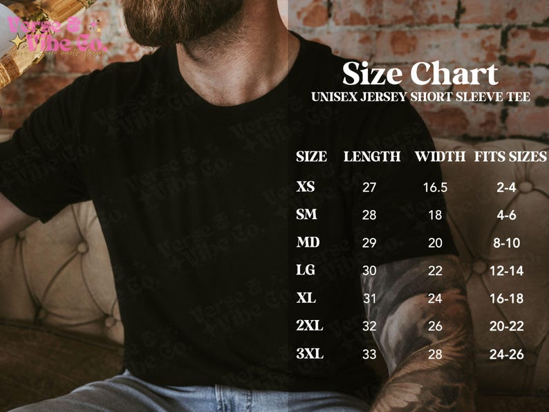 以下が含まれることがあります： ユニセックスのジャージー半袖Tシャツのサイズチャート。チャートには、XSから3XLまでのサイズと、対応する長さ、幅、フィットサイズ（インチ）が示されています。
