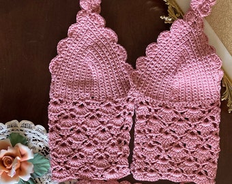 Top de fuente abierta de crochet de concha rosa