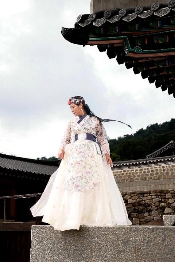 hanbok dress Soyoul Lace - Beautiful Girls Traditional Korean Set with Brooch - For Ages 8 Years Features an elegant five Exploring Seoul in traditional hanbok