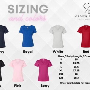 Puede incluir: Un gr&aacute;fico que muestra diferentes colores y tallas de camisetas de cuello en V. Los colores son azul marino, azul real, blanco, rojo, negro, rosa y mora. Las tallas son S, M, L, XL, 2XL y 3XL. El gr&aacute;fico tambi&eacute;n incluye la longitud del cuerpo y el ancho del pecho para cada talla.