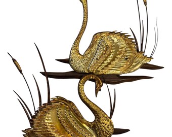 Juego de dos adornos colgantes de pared vintage de latón y madera de la década de 1970