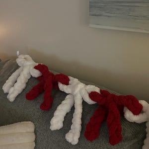 Christmas Bow Garland. Large Red and White Bow Garland for Decorating.