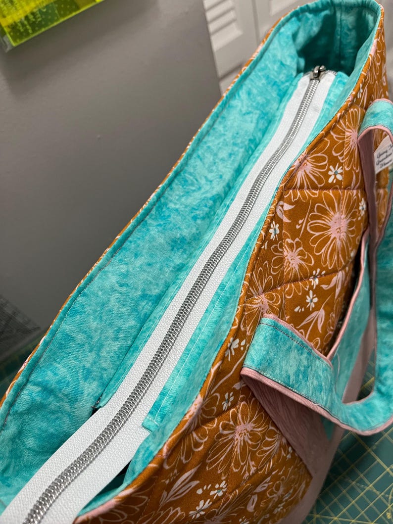 Floral Print Anna Tote Bag, Versatile Design image 5