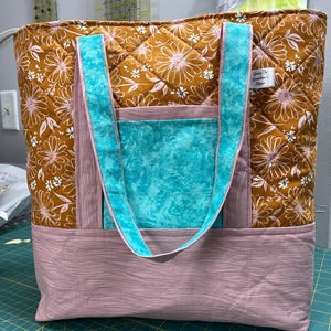 Floral Print Anna Tote Bag, Versatile Design image 4