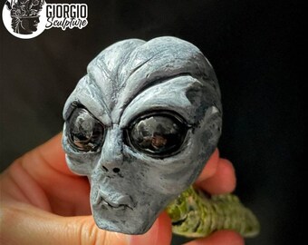 ALIEN PIPE, pipe à tabac, ovni, guerre, fait main, artisanat, sculpture, céramique.