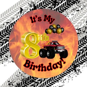 Puede incluir: Gráfico circular con fondo de fuego, con un camión monstruo rojo, el número 8 dorado y globos negros y dorados. El texto dice "It's My 8th Birthday!" en rojo y negro.
