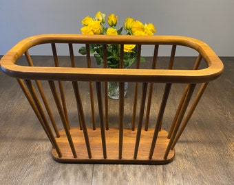 Vintage Mid Century Modern Spindled Magazine Rack in the Style of Arthur Umanoff