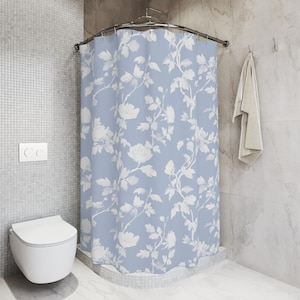 Cortina de ducha con flores, baño azul, decoración costera, decoración grandmillenial, decoración de baño para niñas, cortinas de baño, cortina de ducha con flores