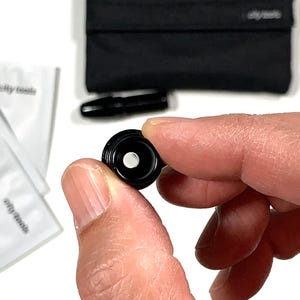 Smell Proof Complete Adventure Kit with "sneak a toke" pipe bild 5