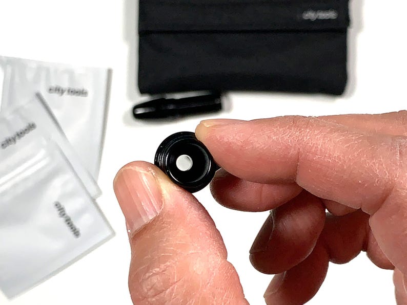Smell Proof Complete Adventure Kit with "sneak a toke" pipe bild 5