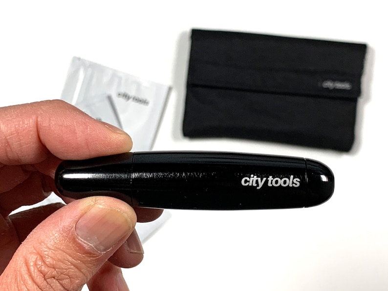 Smell Proof Complete Adventure Kit with "sneak a toke" pipe bild 1