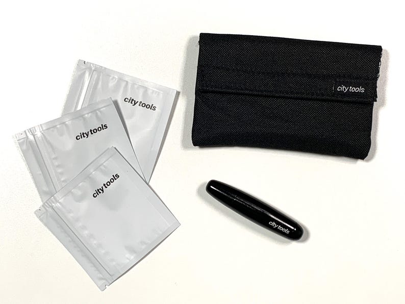 Smell Proof Complete Adventure Kit with "sneak a toke" pipe bild 10