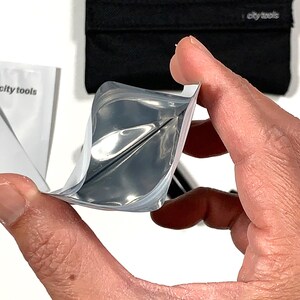 Smell Proof Complete Adventure Kit with "sneak a toke" pipe bild 9