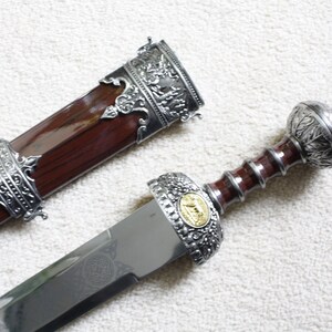 S0125 gladius Roman army Gladiator Julius Caesar sword 30.8" with red brown wood imitation plastic scabbard & handing chain