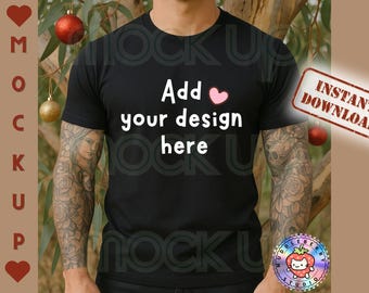 Mockup kerst-T-shirt | Zwart shirt getatoeëerde man (digitale download)