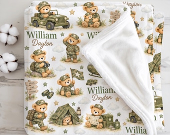 Manta personalizada para bebé con diseño de soldado y oso de peluche, ideal para guardería o como recuerdo familiar militar. Regalo perfecto para recién nacido, niño o niña. Regalo para baby shower militar.