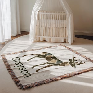 Cobertor de bebê com estampa de camuflagem personalizada, chá de bebê com veado, cobertor para berçário com nome, decoração de cabana, presente de veado, cobertor com nome para caça de bebês meninos