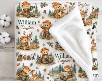 Manta de bebê personalizada com tema de caça ao veado, presente perfeito para chá de bebê de menino, decoração para quarto de bebê com tema de caçador e ursinho de pelúcia, manta de recém-nascido com nome personalizado para caça.