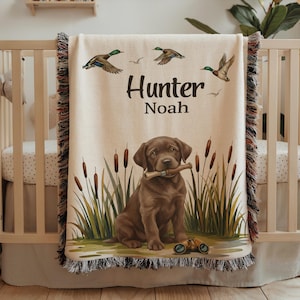 Personalisierte Stockenten Enten Baby Decke mit individuellem Namen, Chocolate Labrador Jagd Geschenk für Jungen
