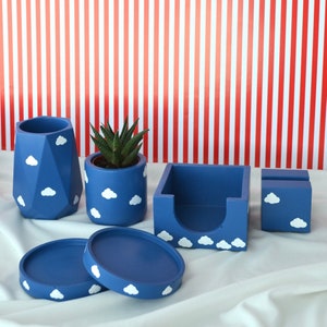 Cloud Office Organizer Set van 7 (pennenhouder en notitiekubushouder en visitekaartjeshouder en plantenpot en plant en 2 onderzetters) -Marineblauw