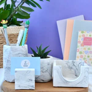 Grijs marmer uitziende bureau-organizer set van 7 (pennenhouder, memopapierhouder, visitekaartjeshouder, plantenpot, plant)