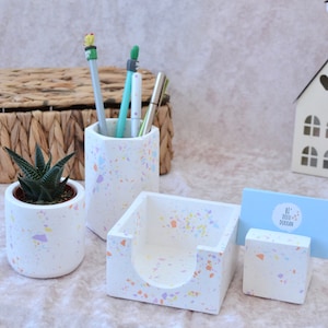 Set da ufficio in terrazzo colorato di 5 per scrivania, portapenne in terrazzo e porta-cubi per appunti e porta biglietti da visita e mini vaso e pianta